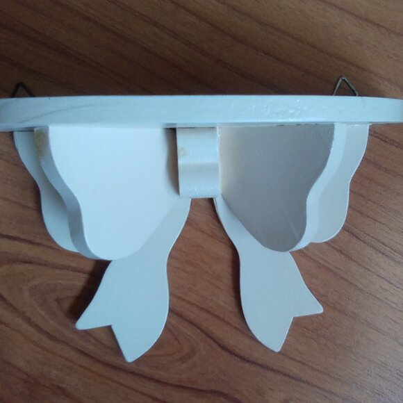 Adorable Wall Mounted Bow Shelf - Picture 12 of 12